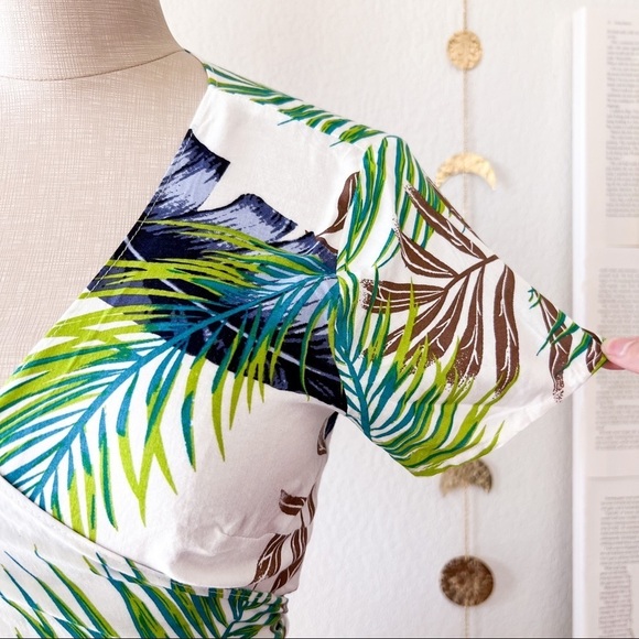 AAKAA Leaf Print Crop Top and Maxi Skirt Two Piece Set - Picture 5 of 16